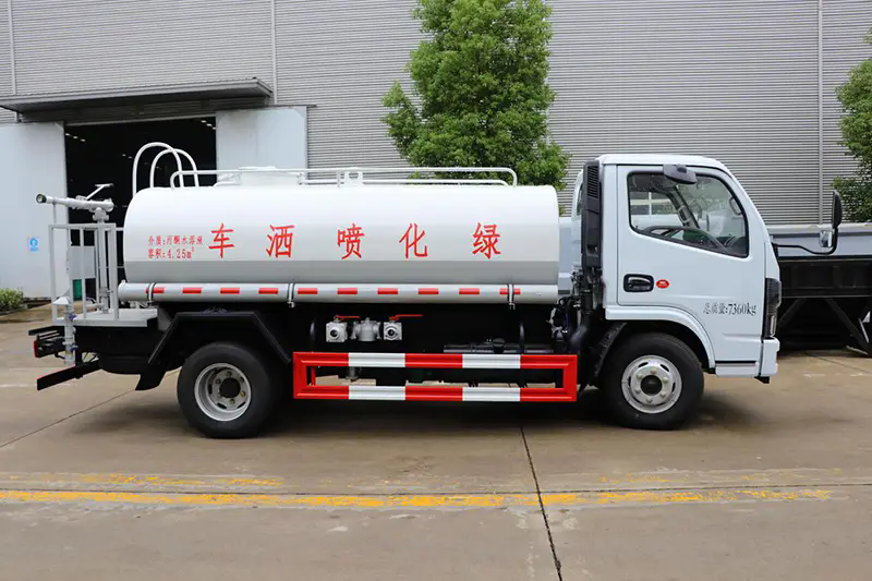散水車は都市の水管理をどのように改善するのでしょうか?